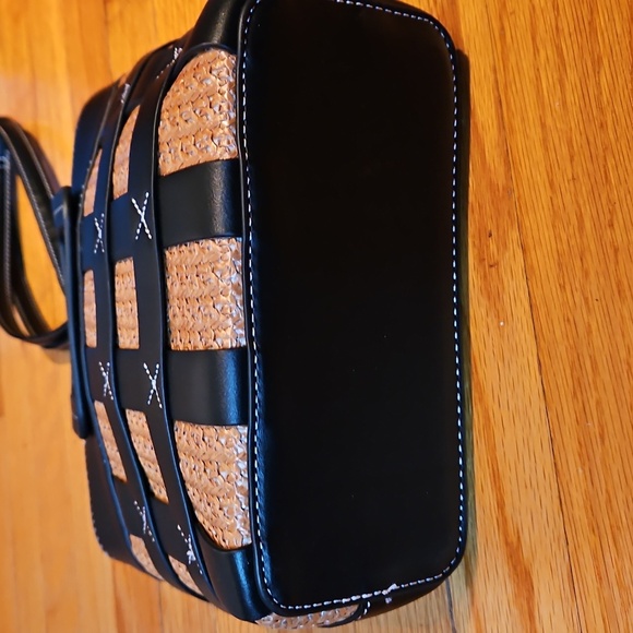 Black Leather & Wicker Handbag, Bucket Bag, Tote, Crossbody Strap, NWOT - Picture 6 of 11